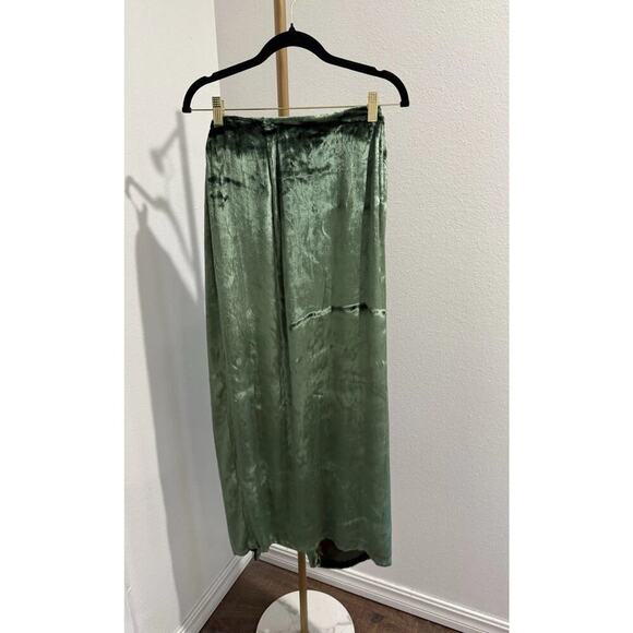 Lorain Croft Women Green Lined Luxury Emerald Green Velvet Skirt Boho Size Large - Picture 1 of 7